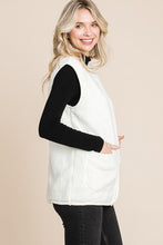 Load image into Gallery viewer, Faux Fur Button Down Vest
