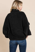Load image into Gallery viewer, Faux Fur Black Pull Over
